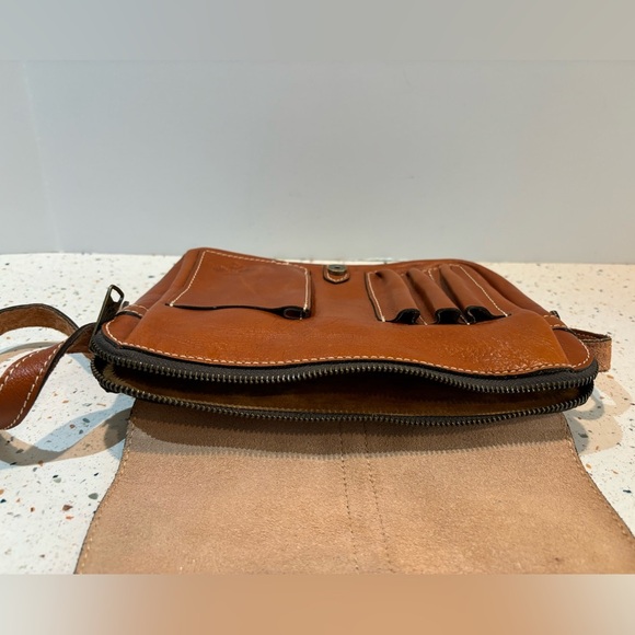 Patricia Nash Floral Leather Crossbody Handbag - Picture 8 of 16